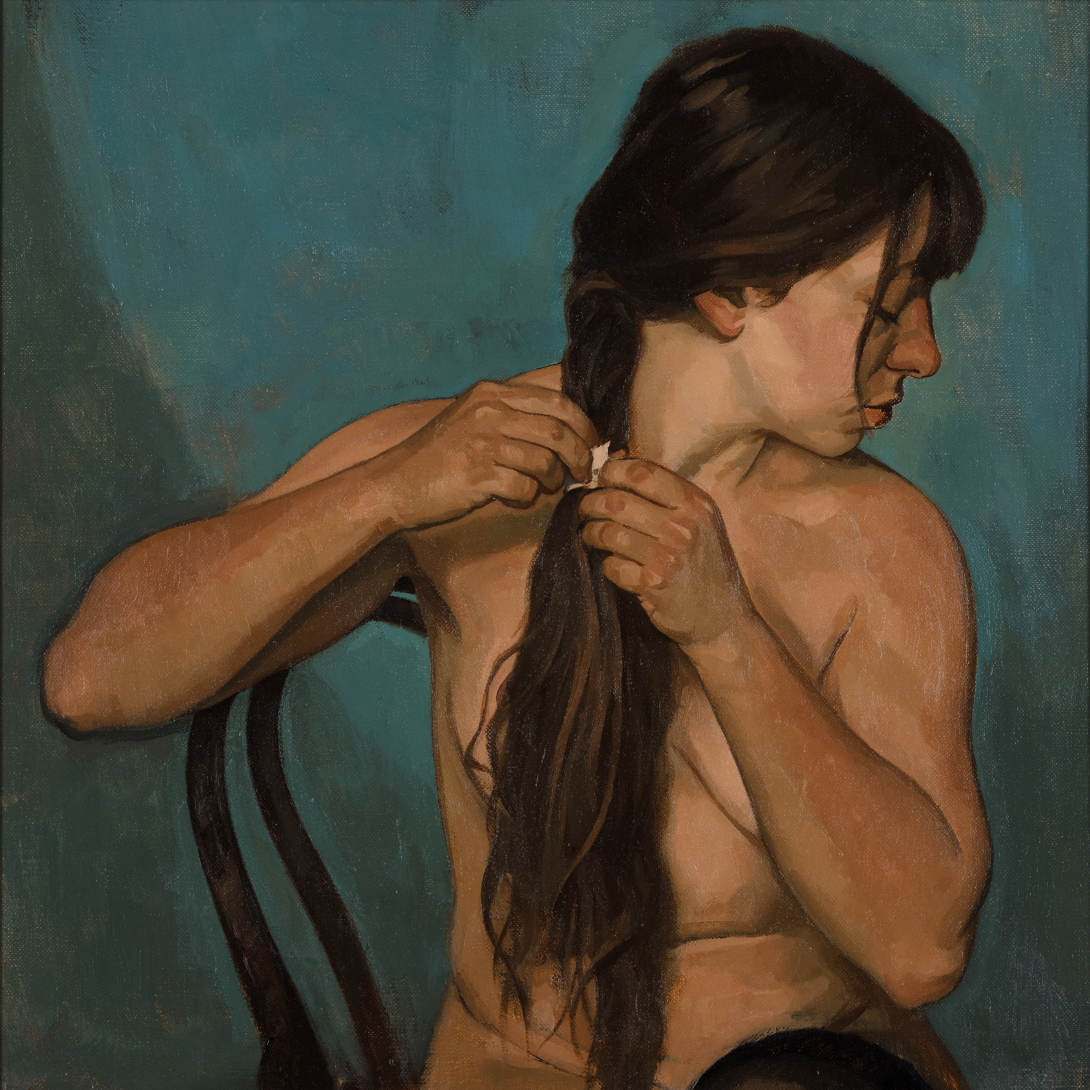 Bella tying her hair